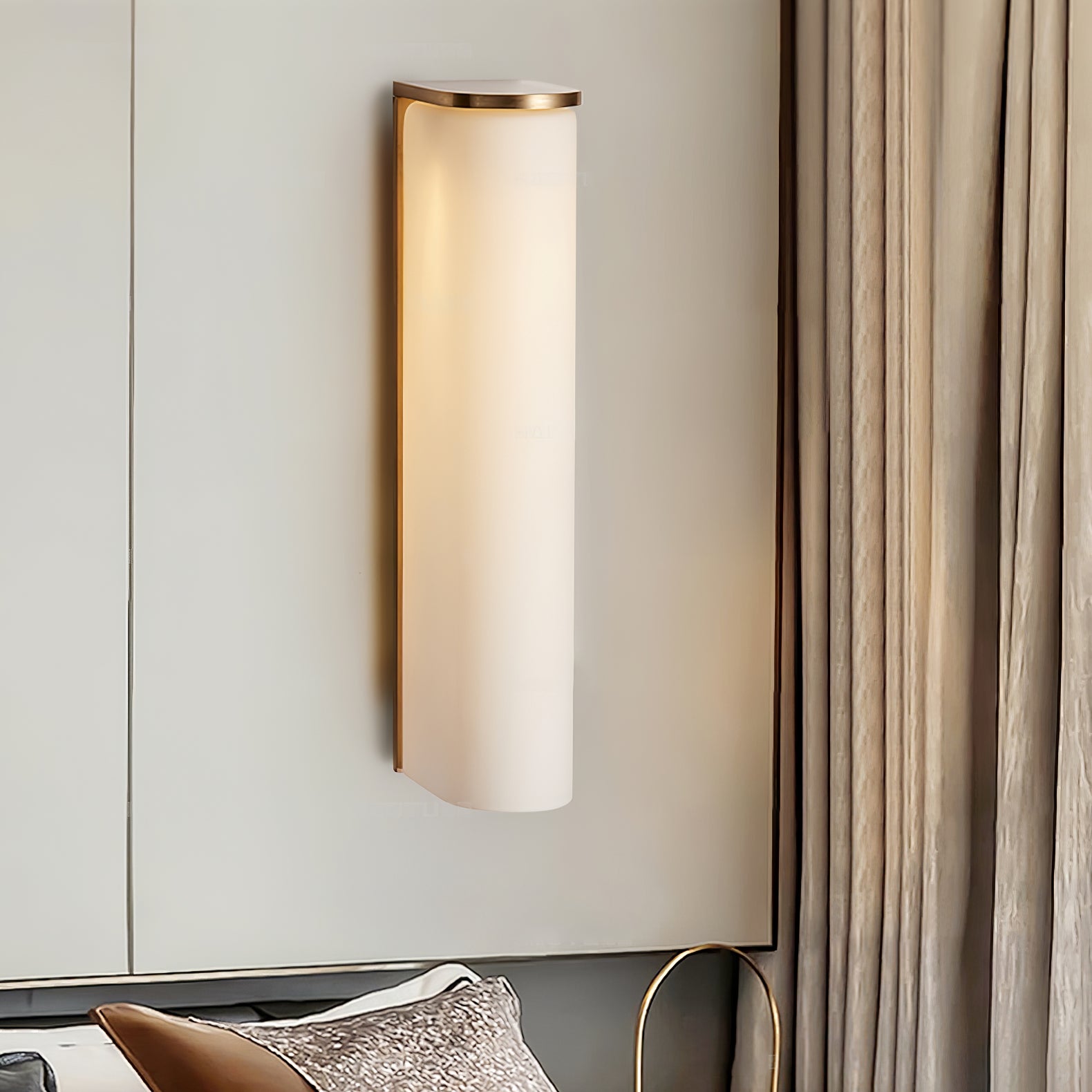 Slim Wall Lamp