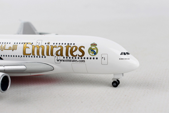 Corgi HE531931Herpa Emirates A380 1/500 Real Madri...