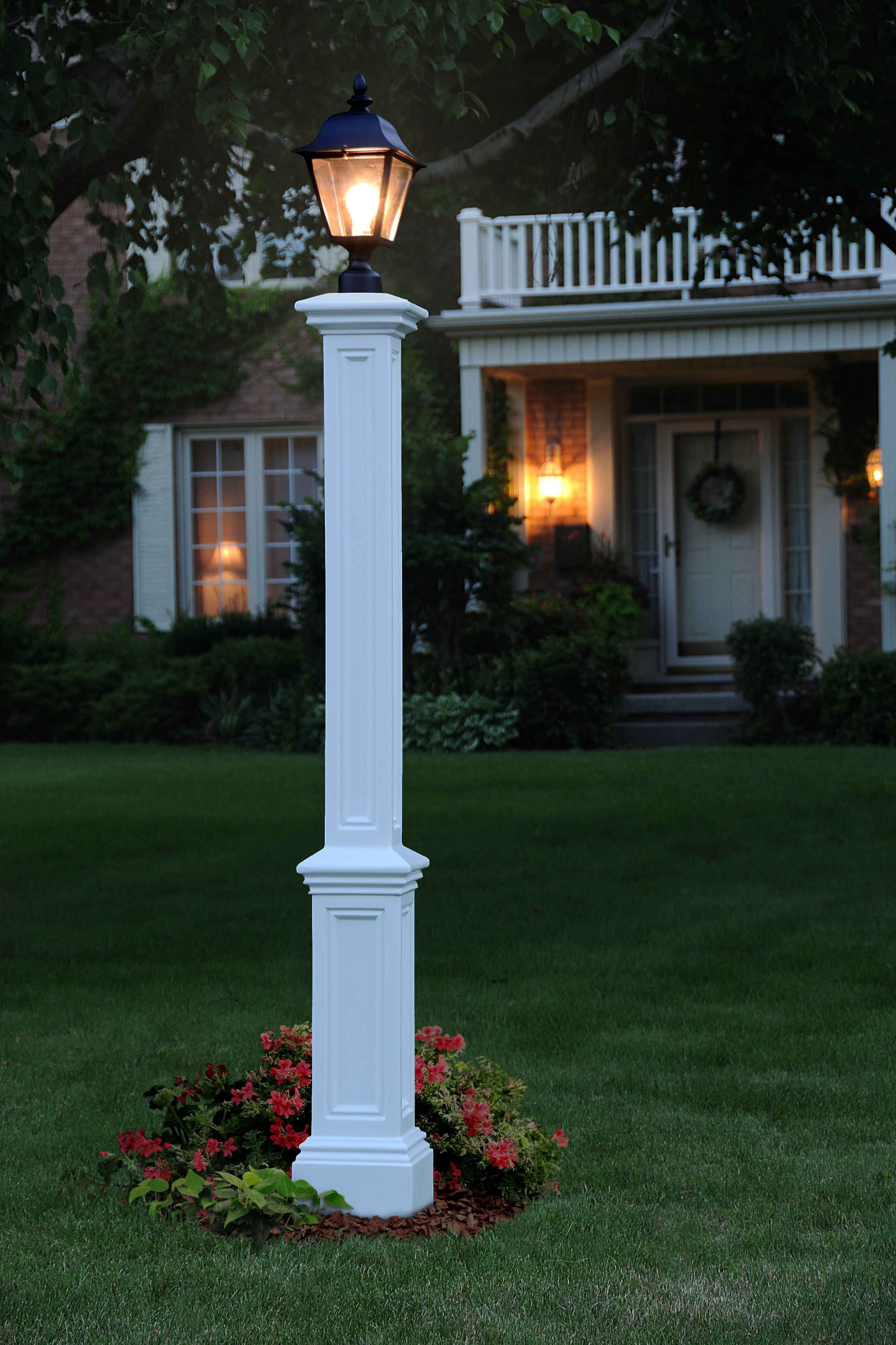 Mayne Signature Lamp Post - White no mount