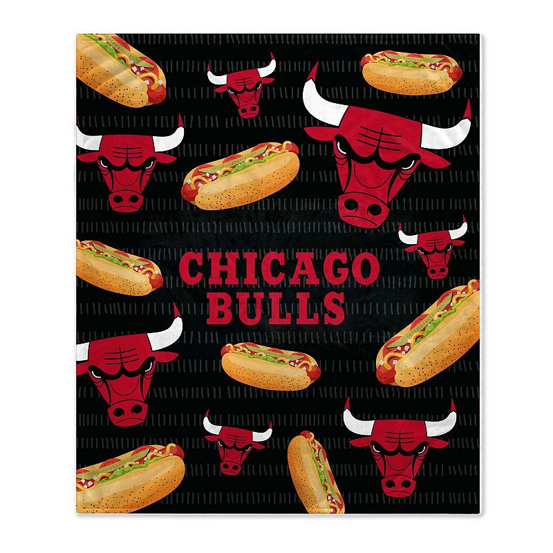 Chicago Bulls 60'' x 70'' Hometown Logo Fleece Blanket