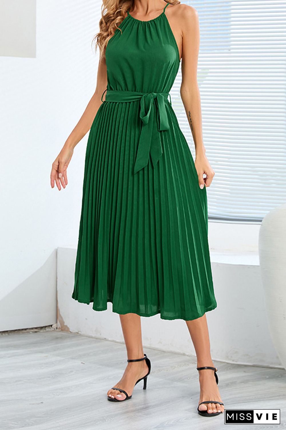 Plain Halter Sleeveless Pleated Midi Dress