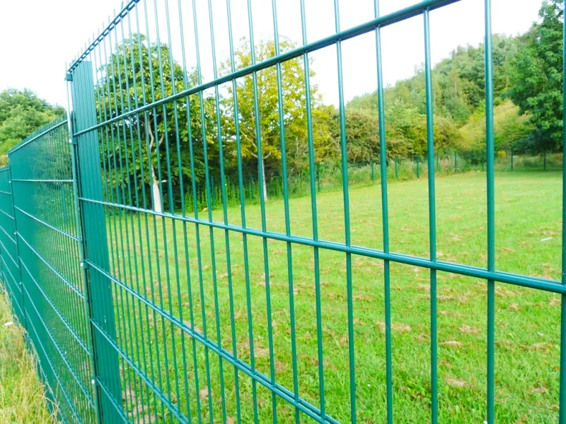 New  triangle bending fence/garden fence low price/fencing panels factory supply With Favorable Price