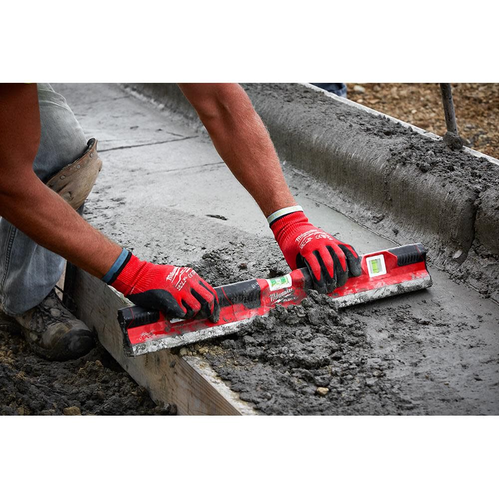 Milwaukee 24 in. REDSTICK Concrete Screed Level MLCON24 from Milwaukee