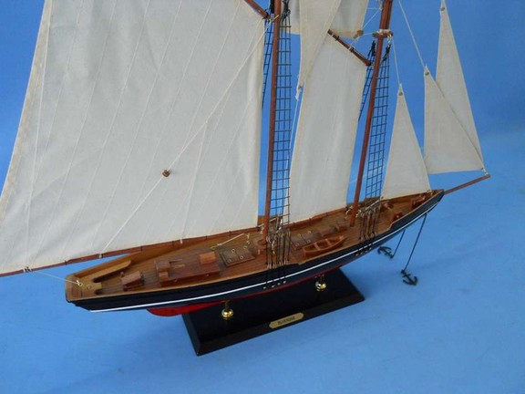 Handcrafted Model Ships BIuenose 32 Wooden Bluenos...