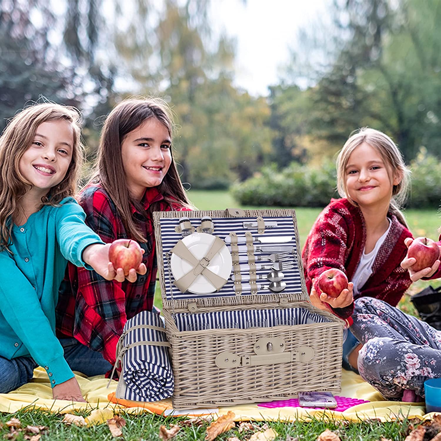 Picnic Basket for 4 Persons， Wicker Picnic Hamper Set with Waterproof Picnic Blanket， Cutlery Service Kit for Camping， Outdoor， Chirtmas， Thanks Giving， Birthday