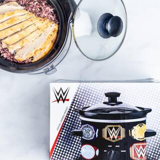 Uncanny Brands 2 qt. Black Ceramic WWE Championship Belt Slow Cooker SC2-WWE-CHB