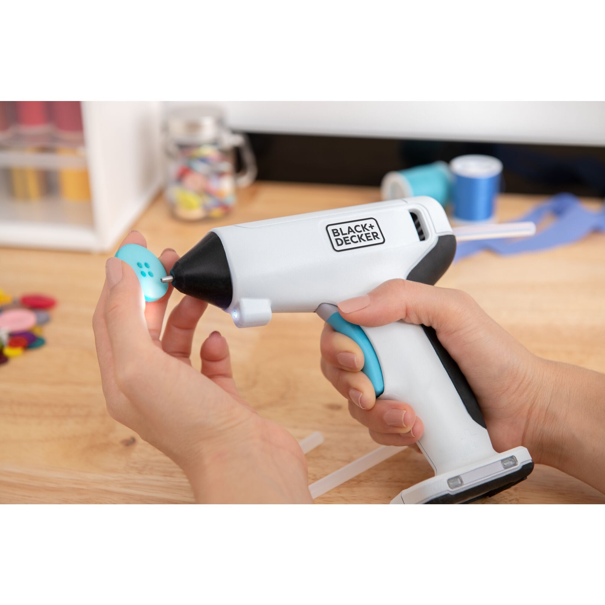 4V MAX* Cordless Glue Gun, USB Rechargeable