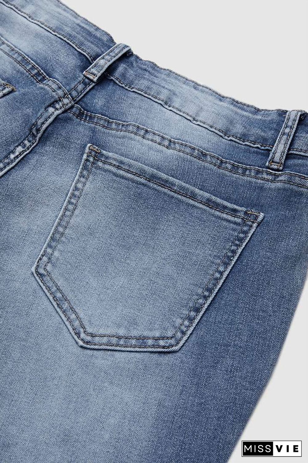 Pocket Detail Buttoned Mid Rise Flare Jeans