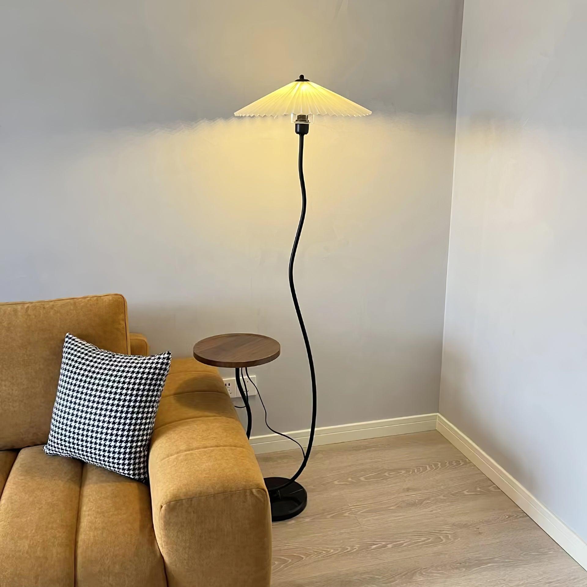 Curvatura Floor Lamp