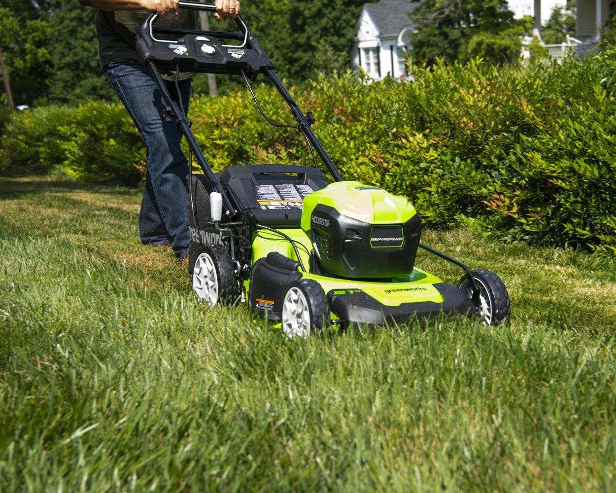 40V 21-Inch Cordless Self-Propelled Lawn Mower | Greenworks