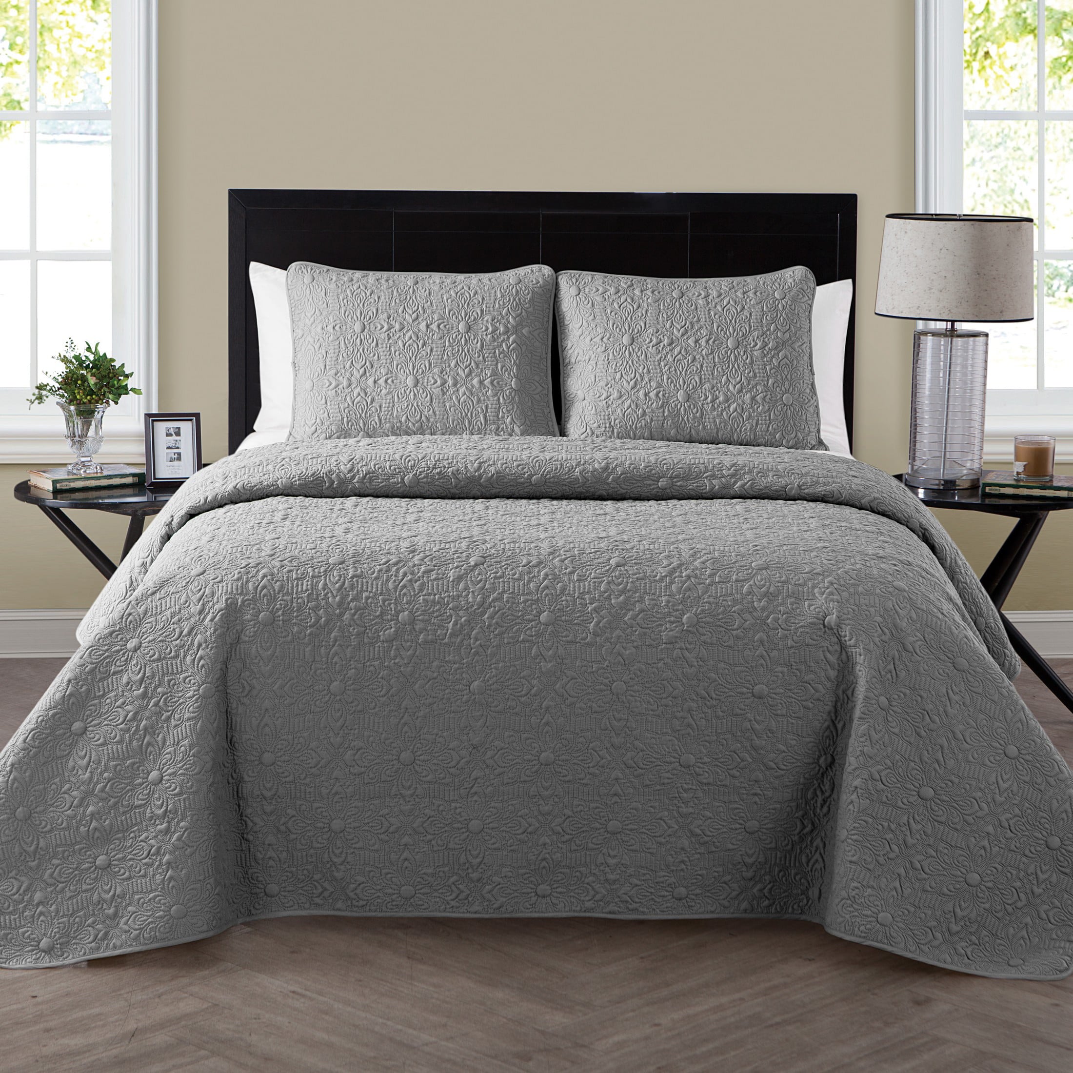 VCNY Home Caroline 3-Piece Grey Floral Polyester Quilt Set， King