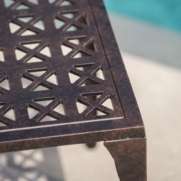 Modern Outdoor side table，for poolside，patio rocking chair