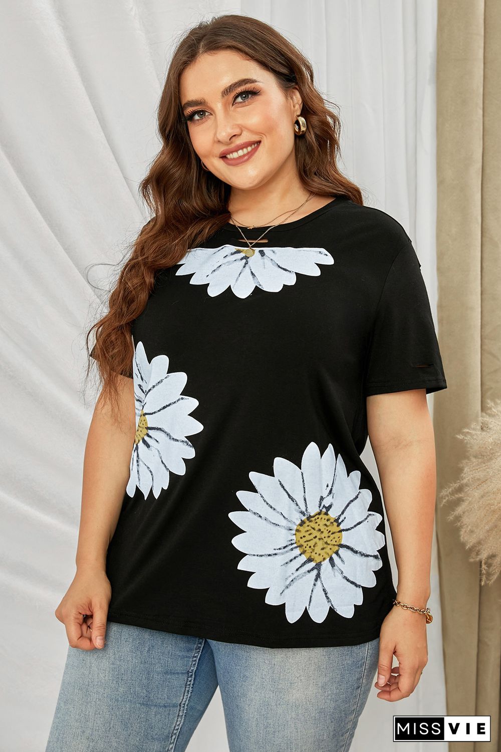 Daisy Graphic Ripped Plus Size Tee