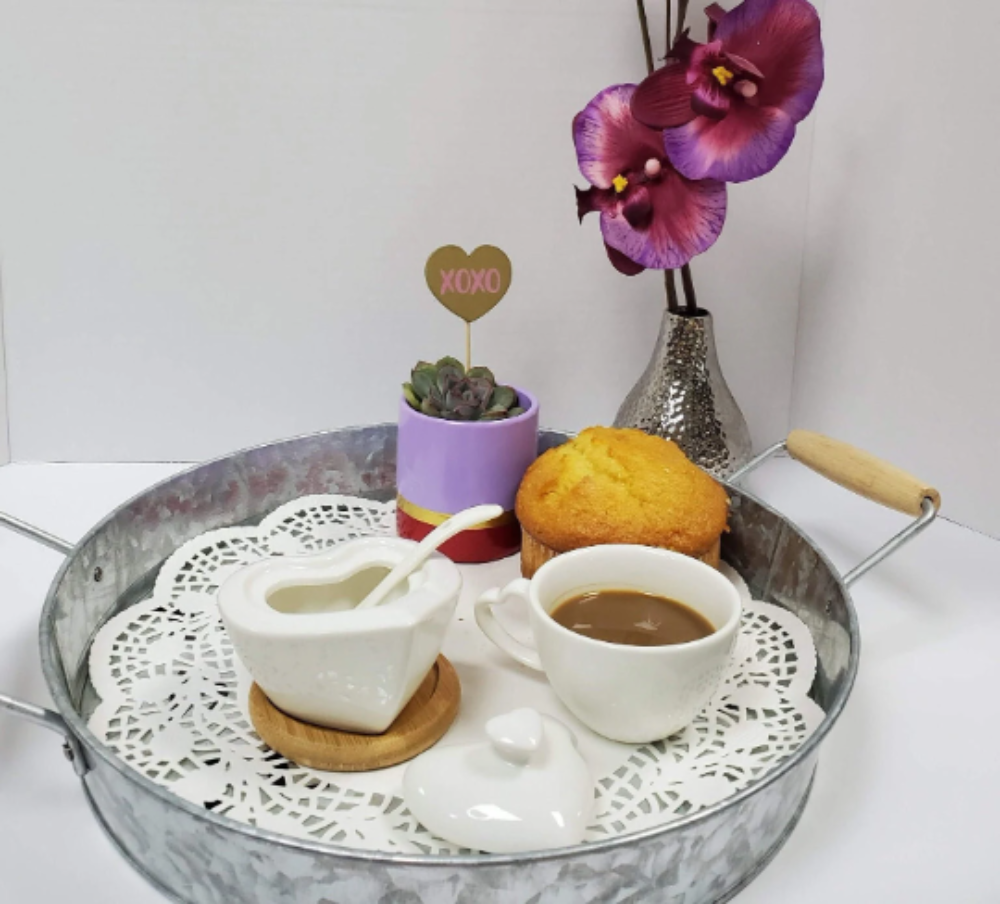 Debora Carlucci White Porcelain Heart Shaped Sugar Holder With Spoon And Lid On Bamboo Base