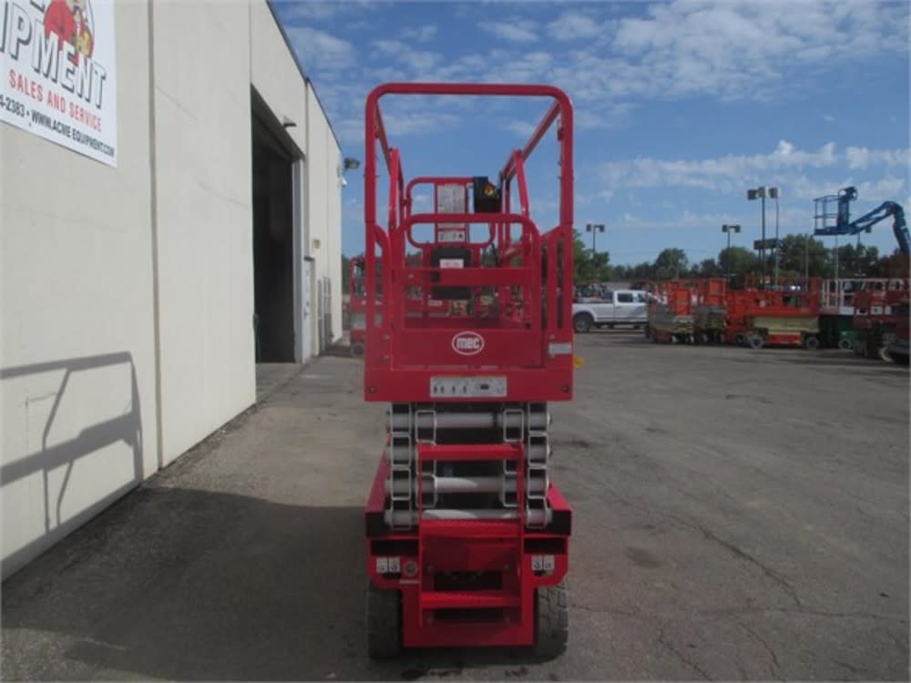 26 Ft. Electric Scissor Lift ;