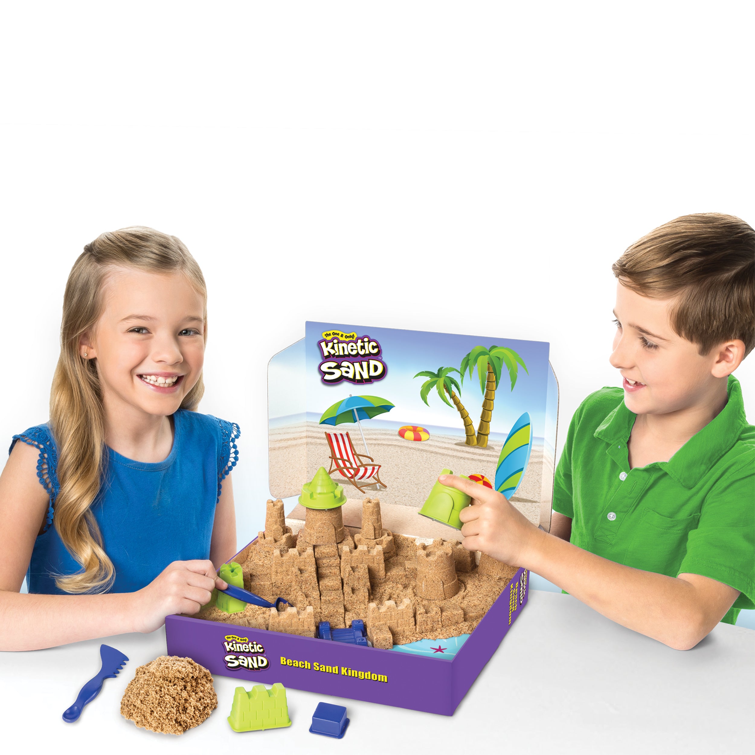 Kinetic Sand Beach Sand Kingdom Playset with 3lbs of Beach Sand, includes Molds and Tools, Play Sand Sensory Toys for Kids Ages 3 and up