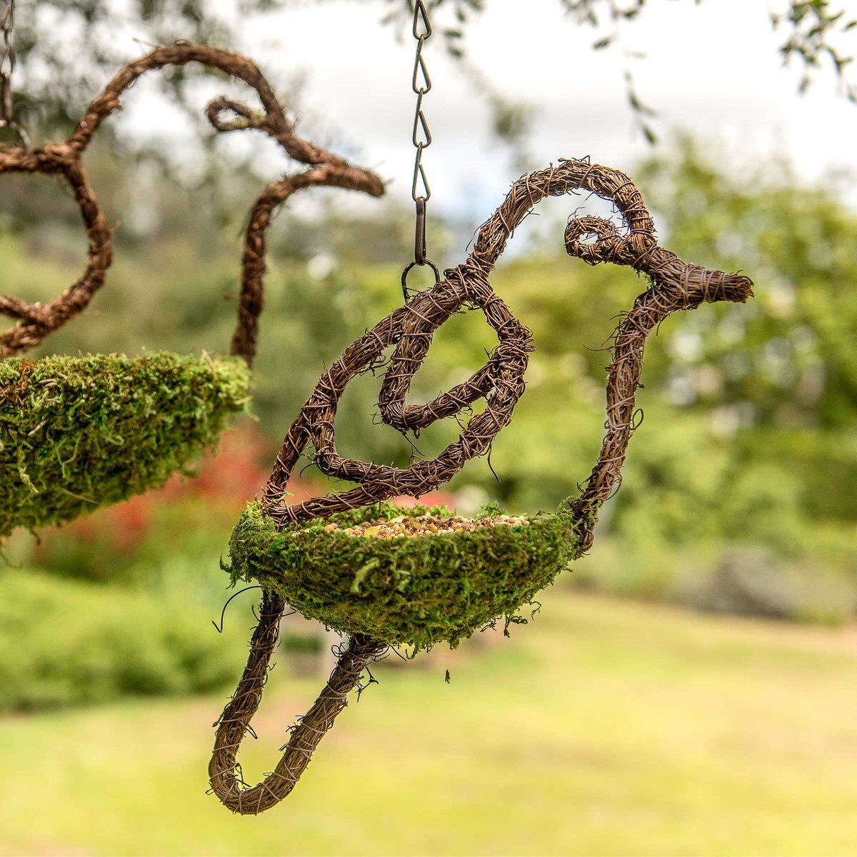 Galapagos Woven Bird Feeder， Dove， Fresh Green