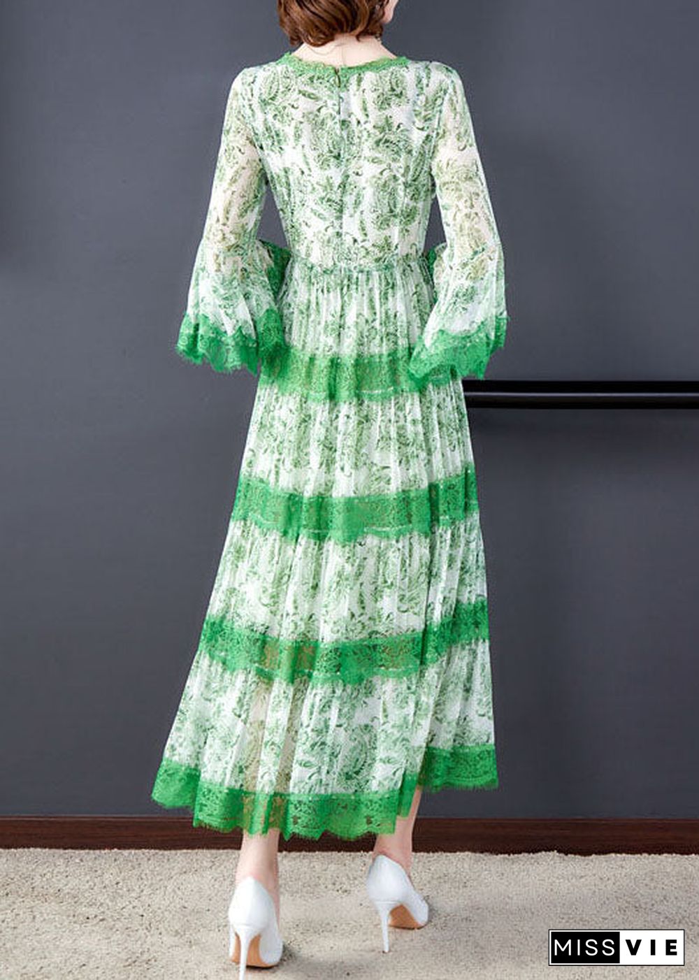 Plus Size Unique Green V Neck Print Lace Dress Spring