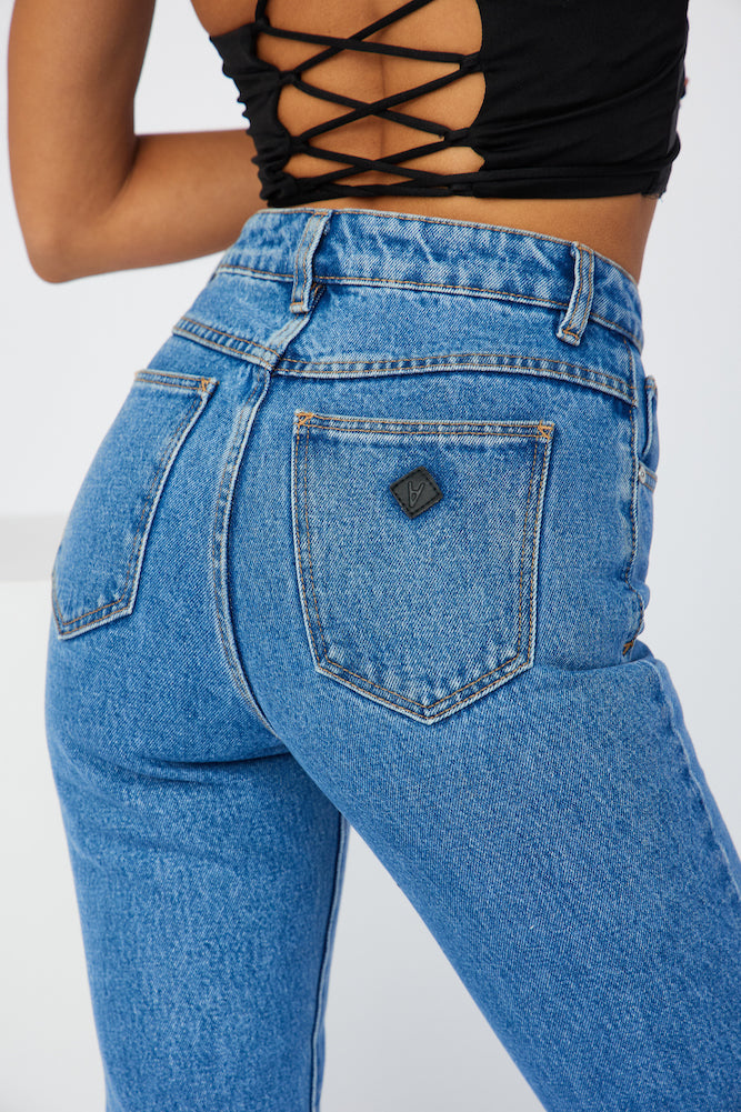 ABRAND A '94 High Straight Zoe Organic Jeans