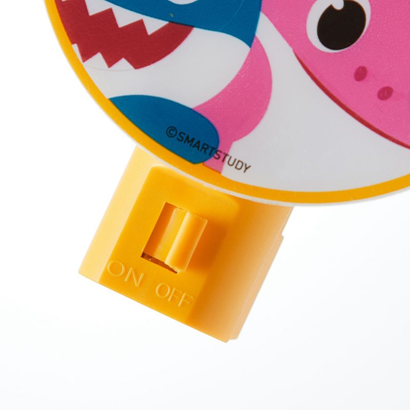 Idea Nuova Nickelodeon Baby Shark LED Night Light