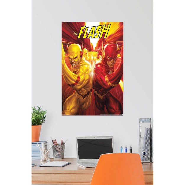 X 22 quot Dc Comics The Flash And The Reverse Flash Race Premium Poster Trends International