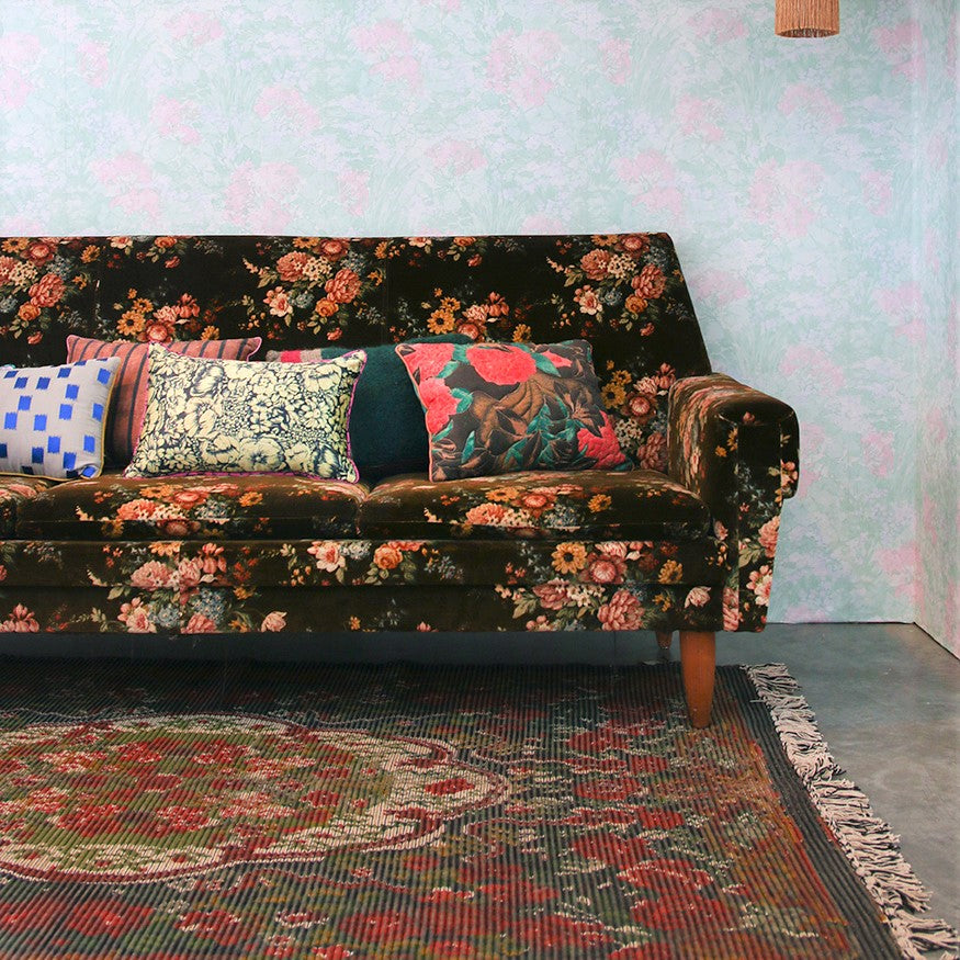 Printed rose kelim rug