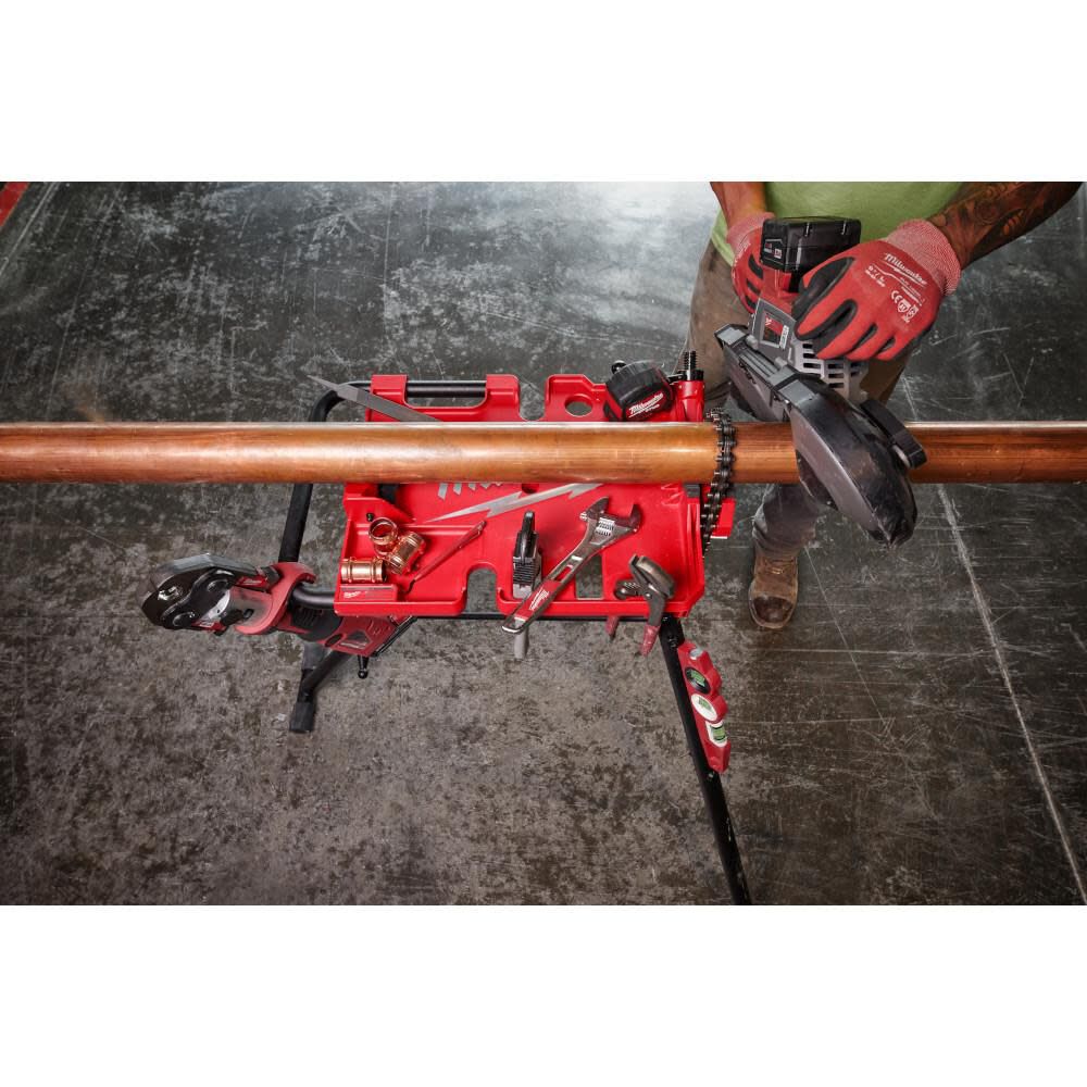 Milwaukee 6 Leveling Tripod Chain Vise 48-22-8690 from Milwaukee