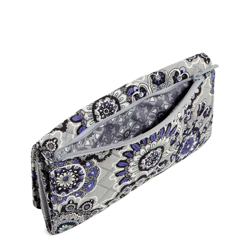 Vera Bradley  RFID Trifold Clutch Wallet in Tranquil Medallion