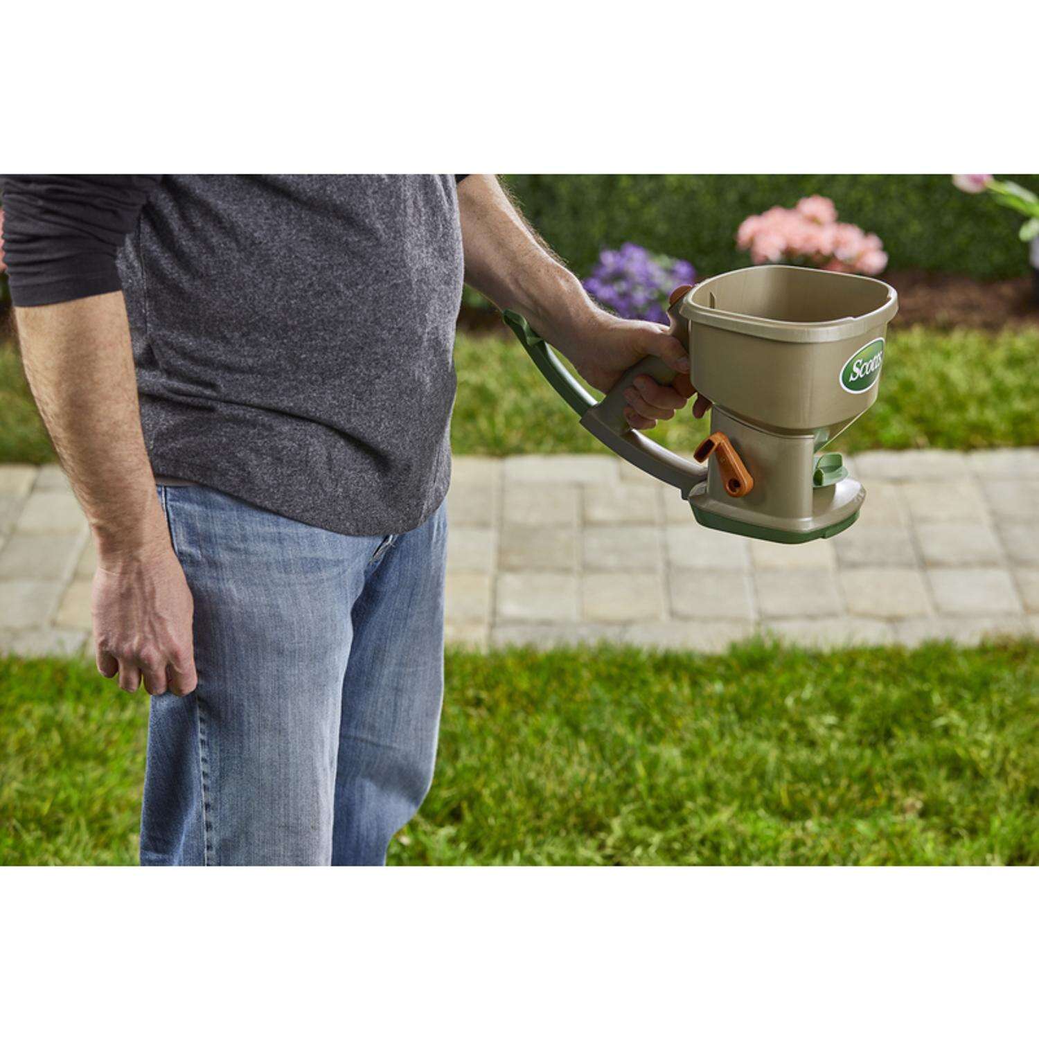 Scotts Whirl Handheld Spreader For Fertilizer/Ice Melt/Seed