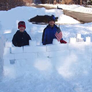 Flexible Flyer Snow and Sand Fort Building Kit with Block Brick and Castle Molds S20-Paricon