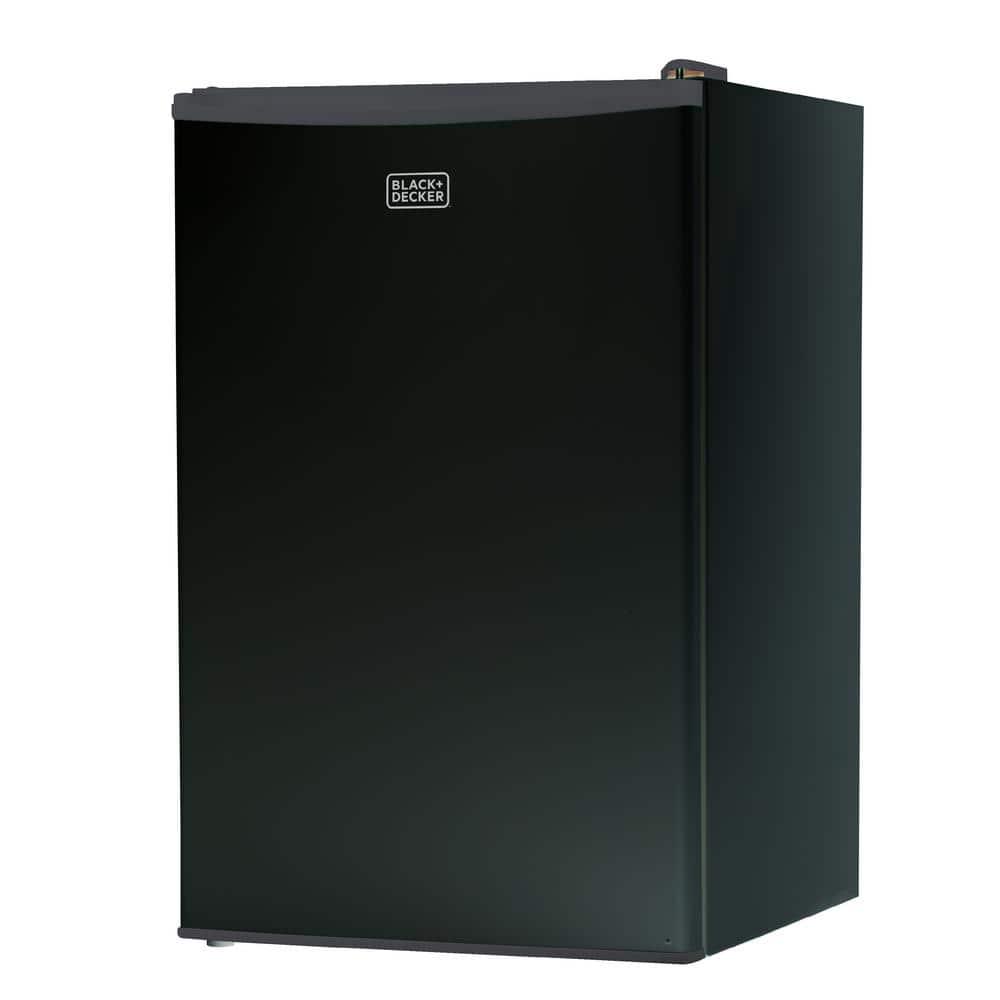 BLACKDECKER 43 cu ft Mini Refrigerator With Freezer in Black