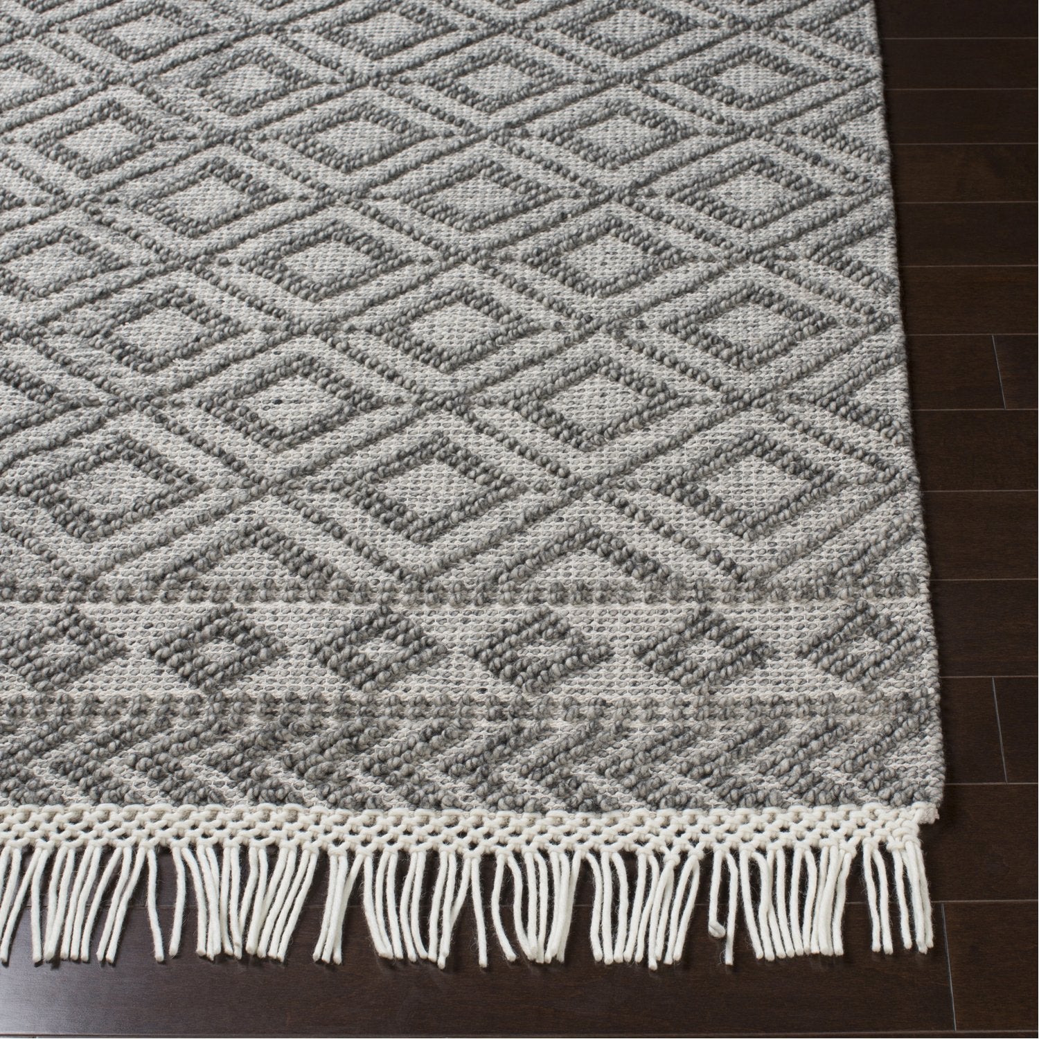 Farmhouse Tassels Hand Woven Rug