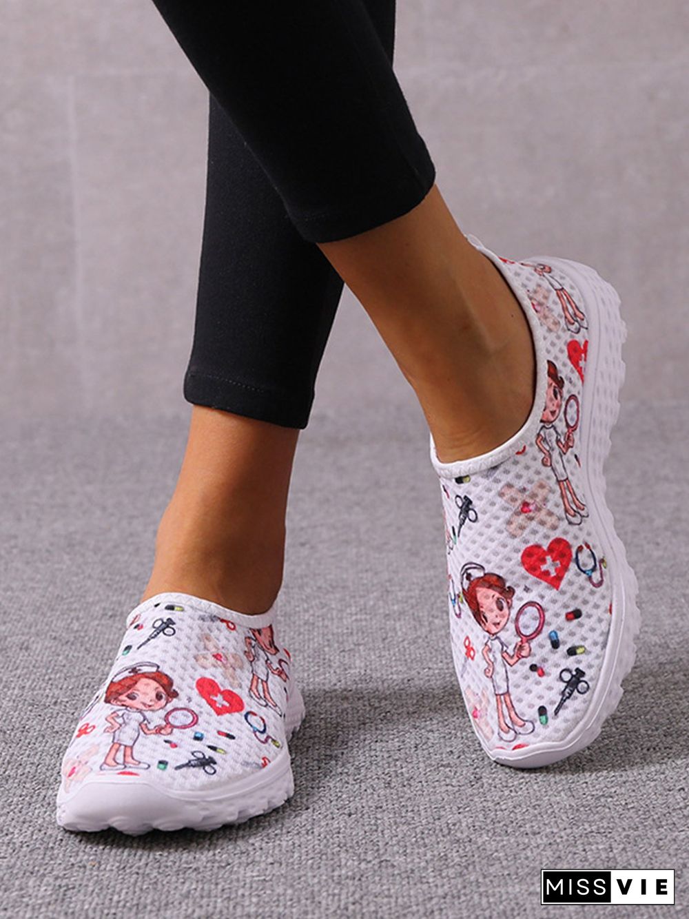 Nurse Fighting Epidemic Print Breathable Tulle Mesh Lightweight Sneakers