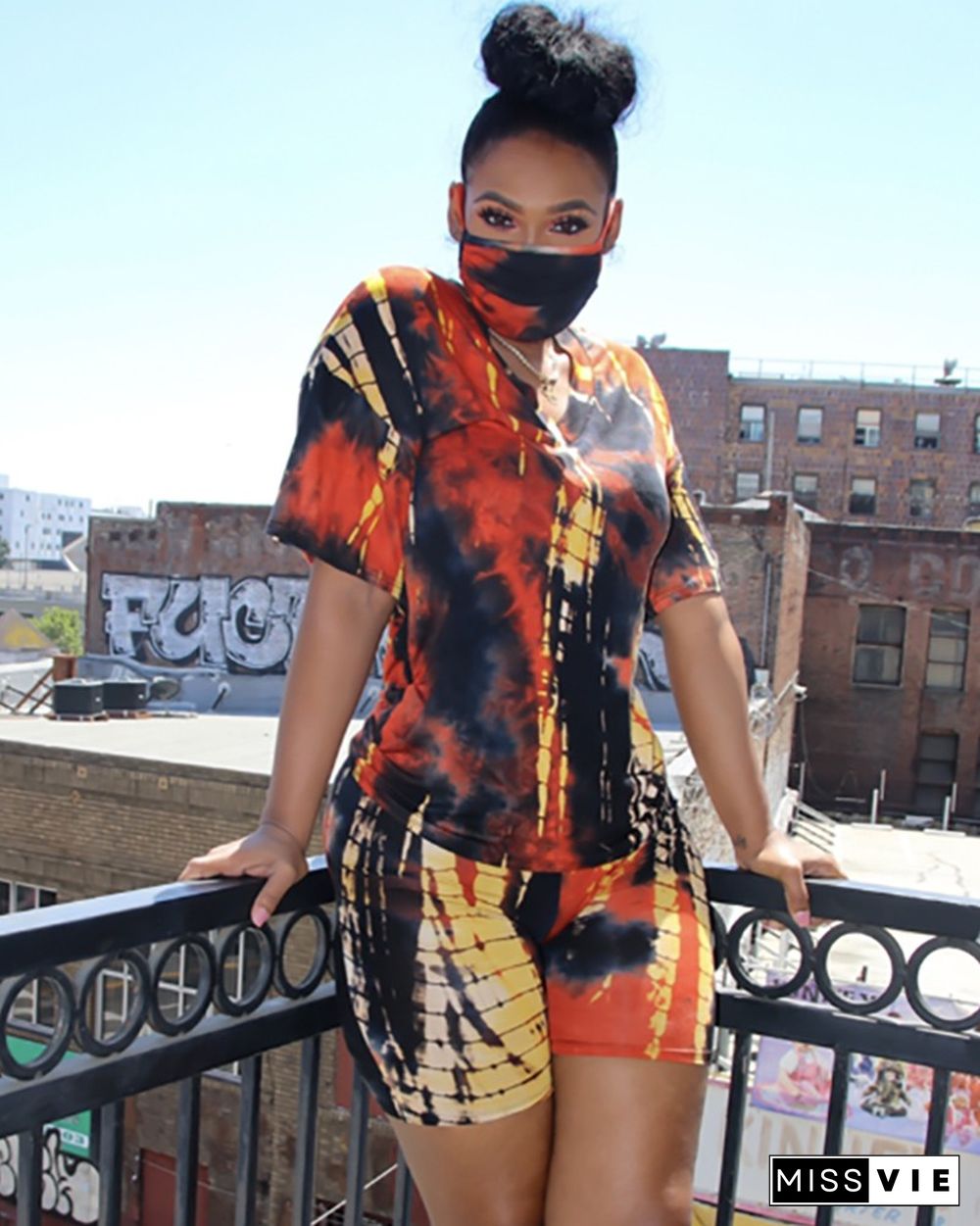 Tie Dye Print V-neck Top & Shorts Set With Face Cover