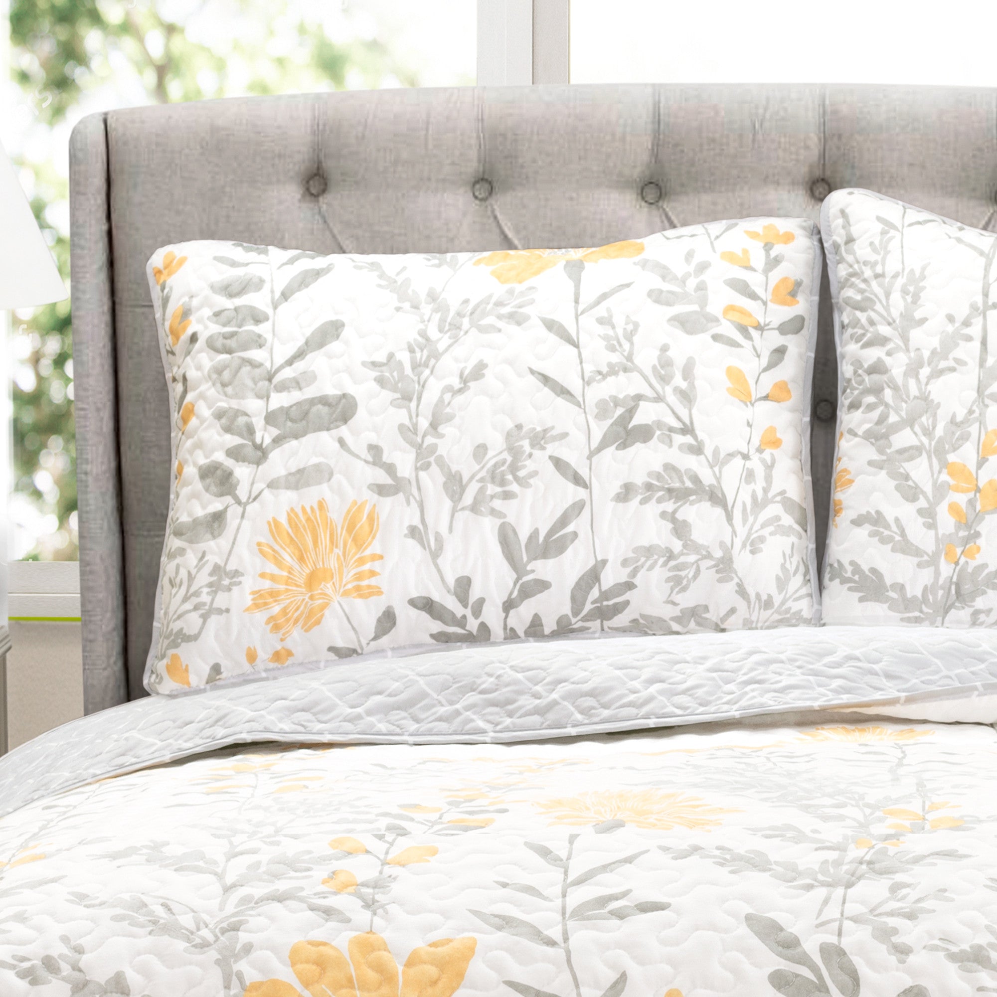 Aprile 3 Piece Quilt Set