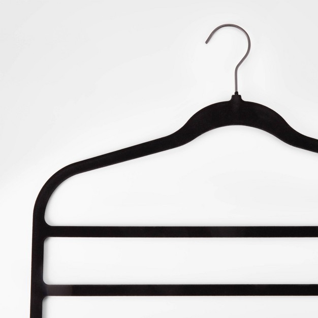 2pk 4 Bar Flocked Hangers Black