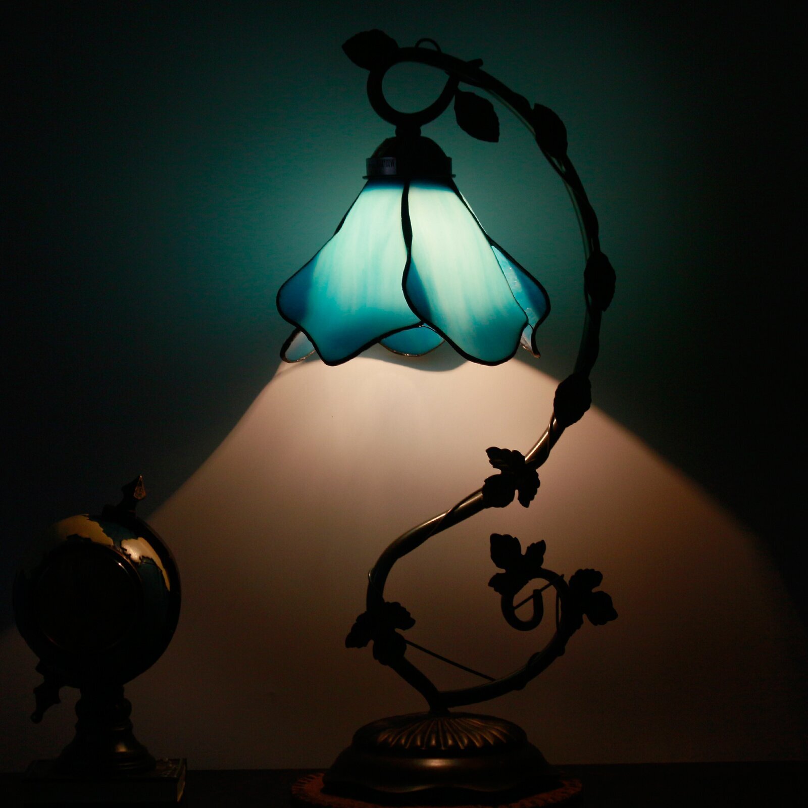 Alfonsa 21'' Antique  Lamp