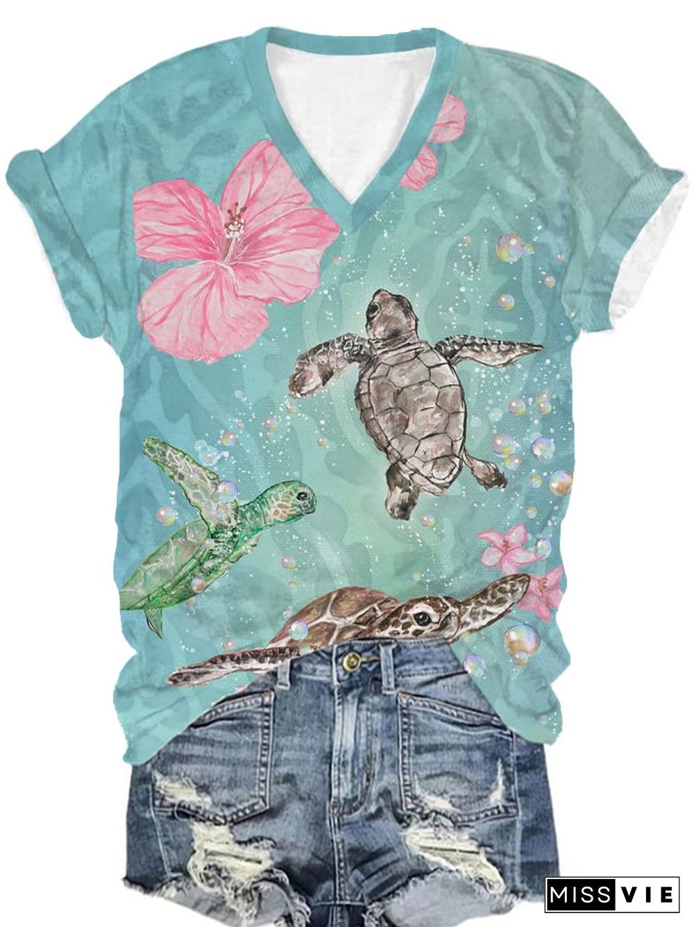 Women's Hibiscus and Turtle Casual T-Shirt