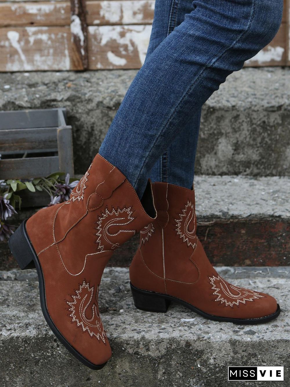 Retro Embroidered Ethnic Style Chunky Heel Casual Cowboy Boots