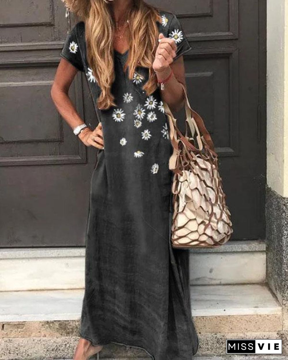 Short Sleeve V Neck Daisy Flower Maxi Dresses