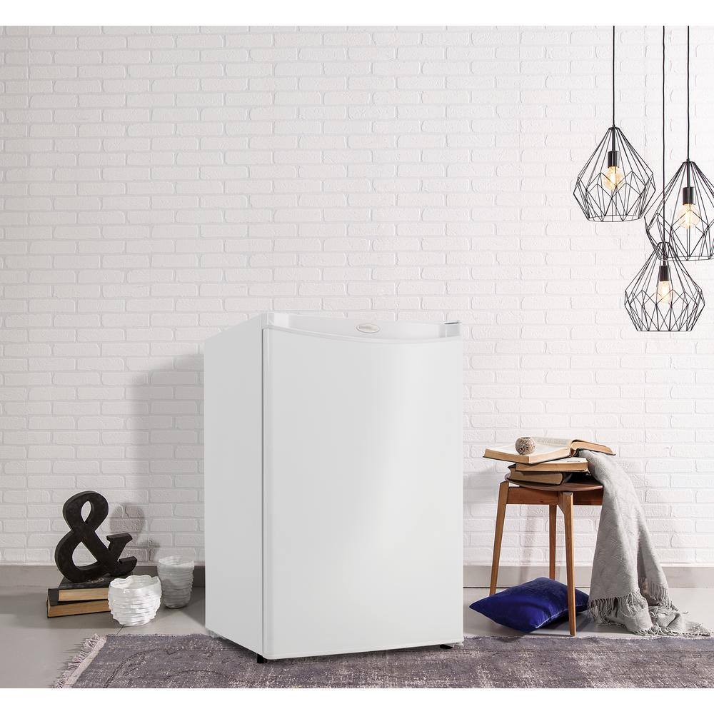 Danby 20.7 in. 4.4 cu.ft. Mini Refrigerator in White without Freezer DAR044A4WDD