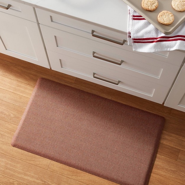 X 36 quot Herringbone Rust Comfort Mat