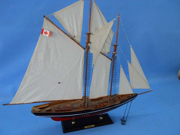 Handcrafted Model Ships BIuenose 32 Wooden Bluenos...