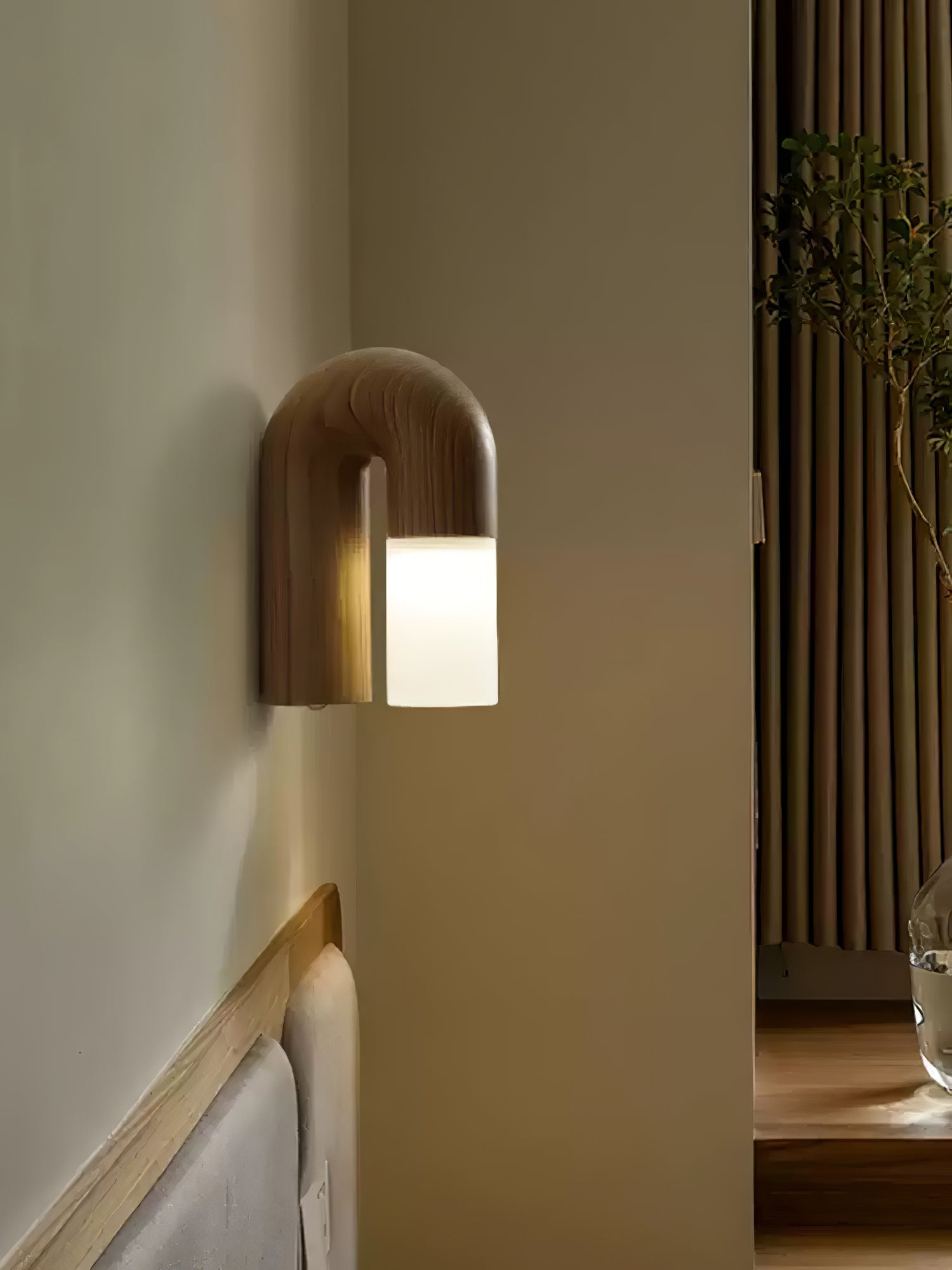 Arcus Wood Wall Lamp