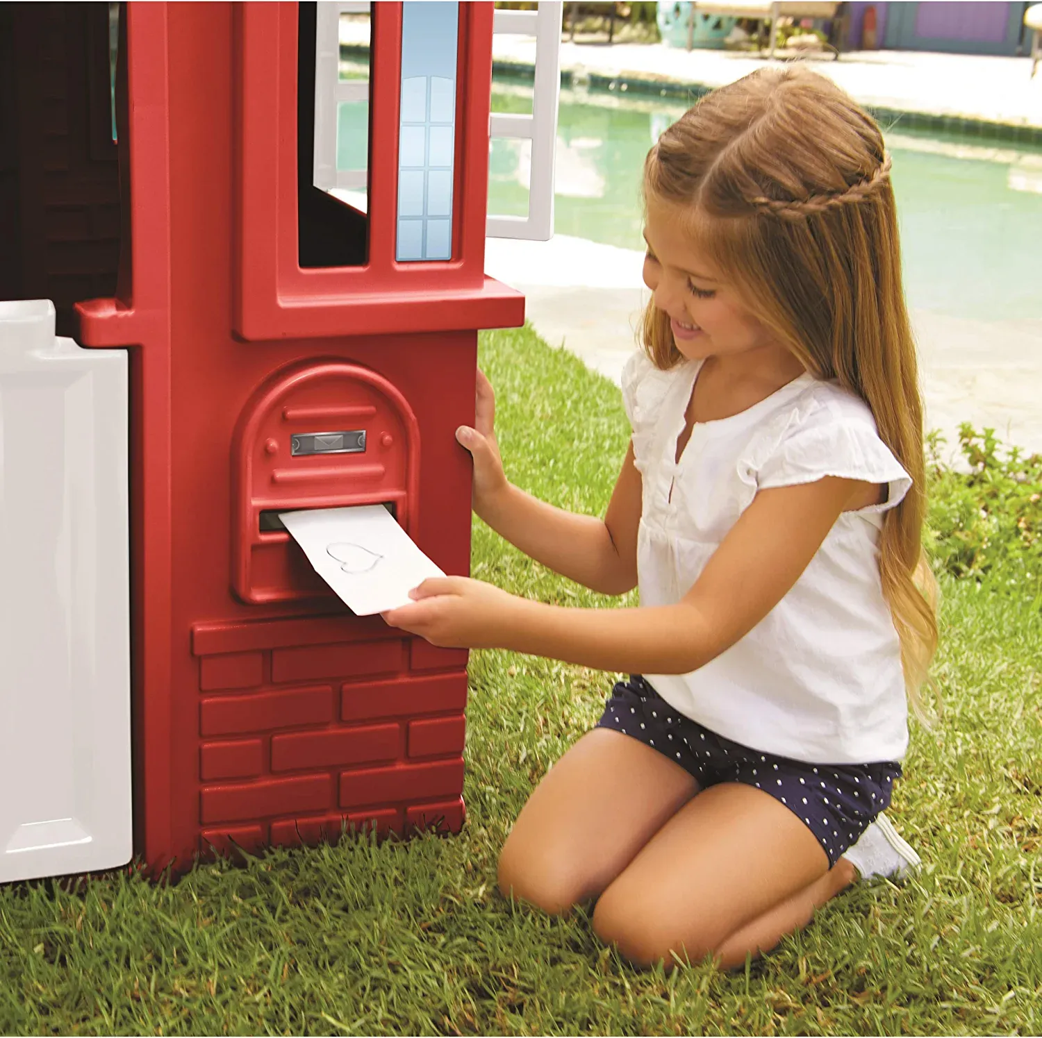 Little Tikes Cape Cottage Playhouse with Working Doors， Windows， and Shutters - Red