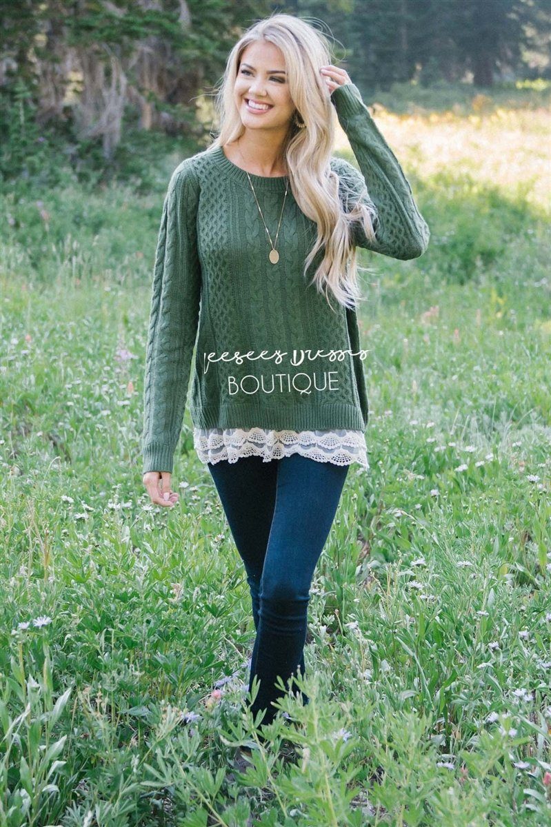 Scallop Lace Hem Cable Knit Sweater