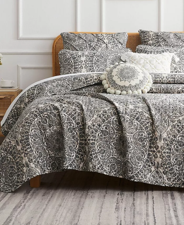 Southshore Fine Linens Ashanti Quilt Set