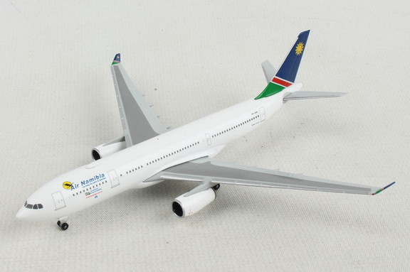 Herpa Air Namibia A330 200 1/500  HE533683