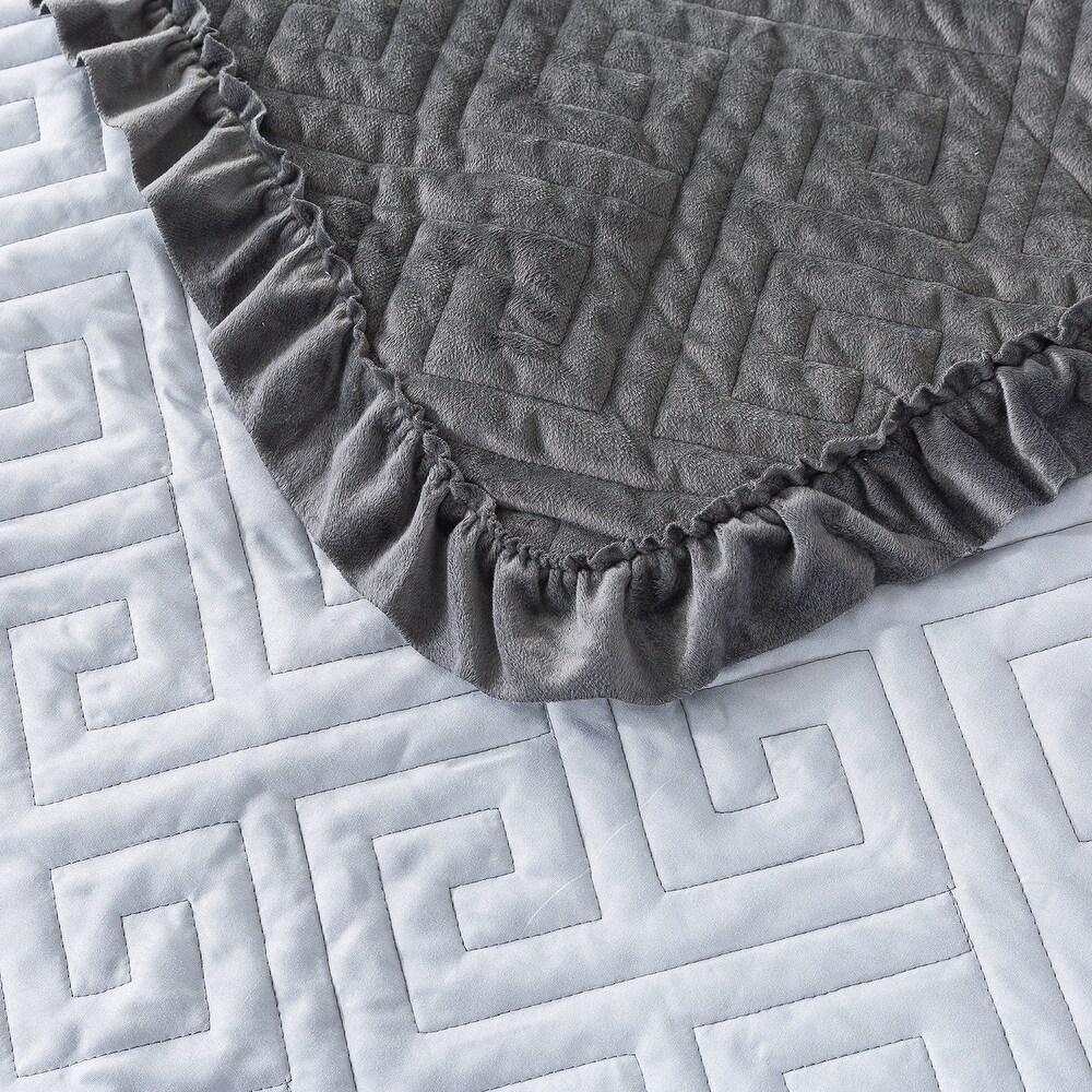 Lavish Plush Poly Velvet Quilt Set