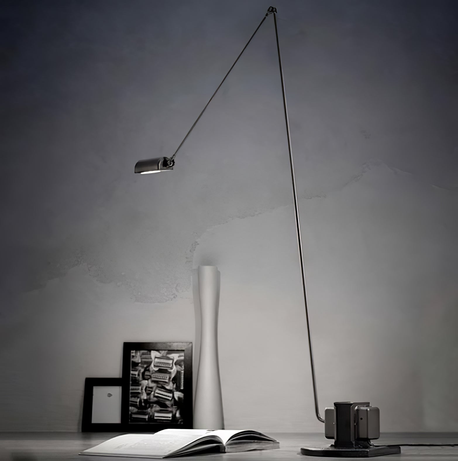 Dynamo Table Lamp